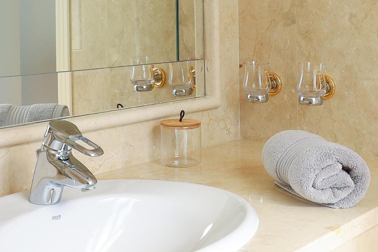Apartment Beachfront Luxury - Monteros Palm